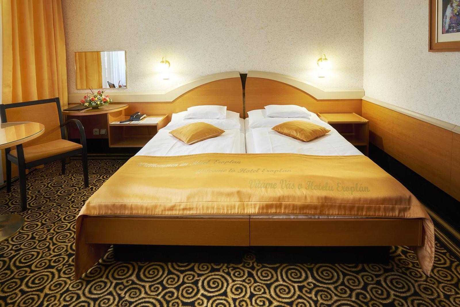 Hotel Eroplan Roznov pod Radhostem Bagian luar foto