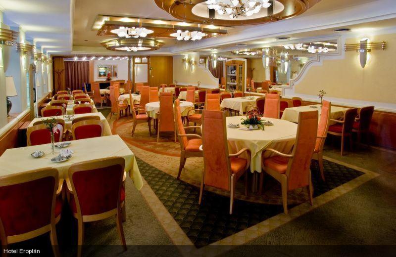 Hotel Eroplan Roznov pod Radhostem Bagian luar foto