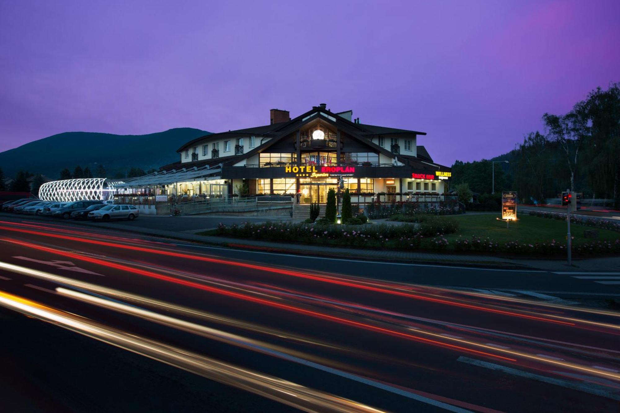 Hotel Eroplan Roznov pod Radhostem Bagian luar foto
